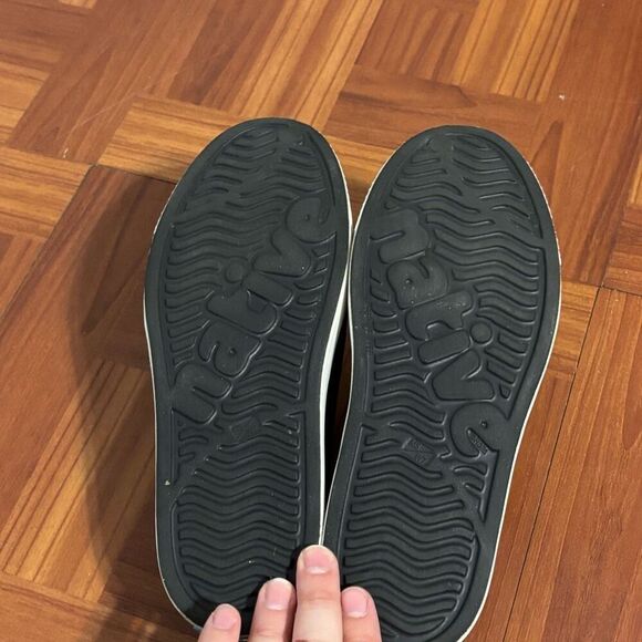 Native black rubber slide on Sneaker Mens 5 women’s 7 - Picture 6 of 6